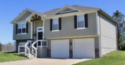 1206 Viola Street, Smithville, MO 64089