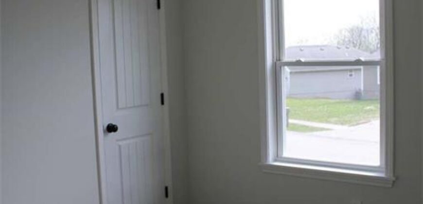 1206 Viola Street, Smithville, MO 64089