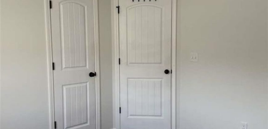 1206 Viola Street, Smithville, MO 64089