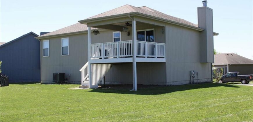 1206 Viola Street, Smithville, MO 64089
