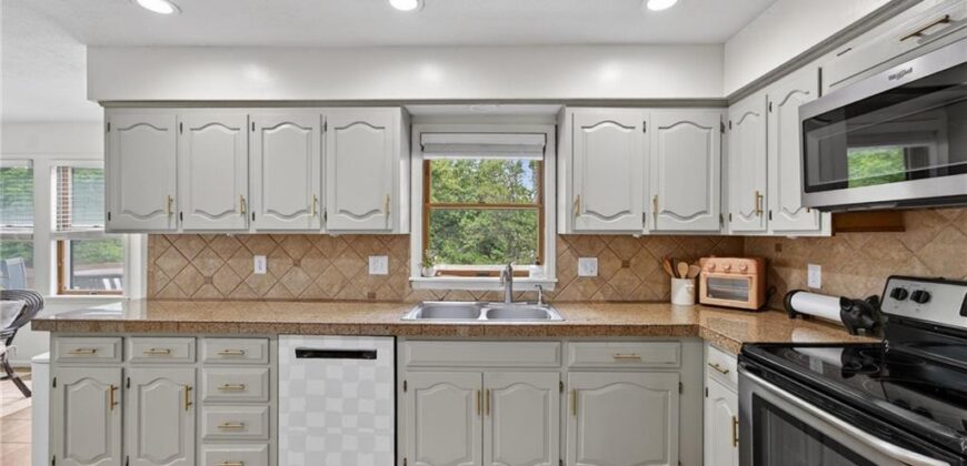 6505 N Wabash Avenue, Gladstone, MO 64118