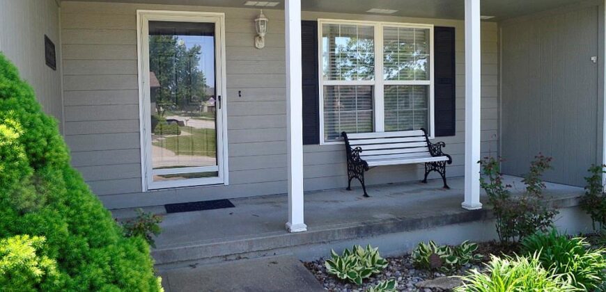 307 E 22nd Street, Kearney, MO 64060