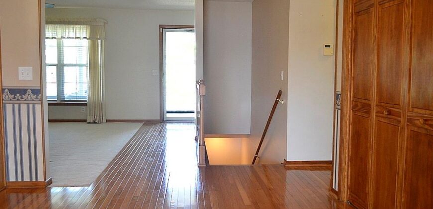 307 E 22nd Street, Kearney, MO 64060