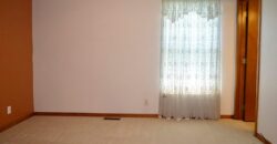 307 E 22nd Street, Kearney, MO 64060
