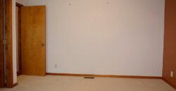 307 E 22nd Street, Kearney, MO 64060