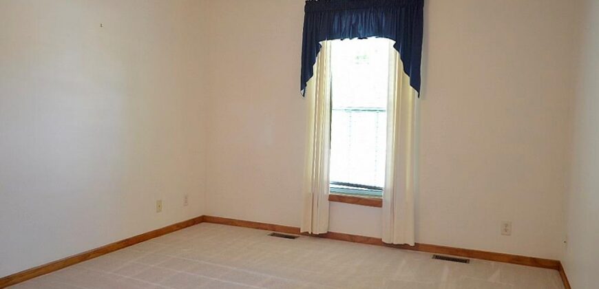 307 E 22nd Street, Kearney, MO 64060