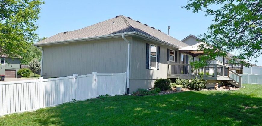 307 E 22nd Street, Kearney, MO 64060