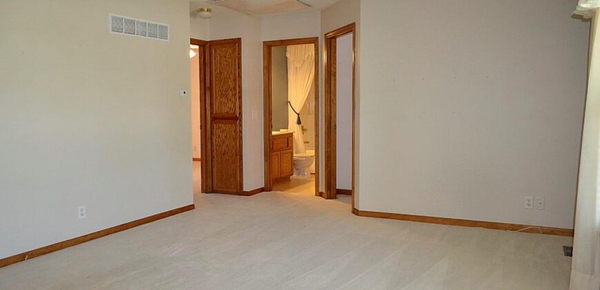 307 E 22nd Street, Kearney, MO 64060