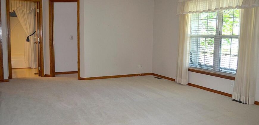 307 E 22nd Street, Kearney, MO 64060