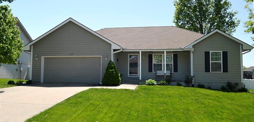 307 E 22nd Street, Kearney, MO 64060