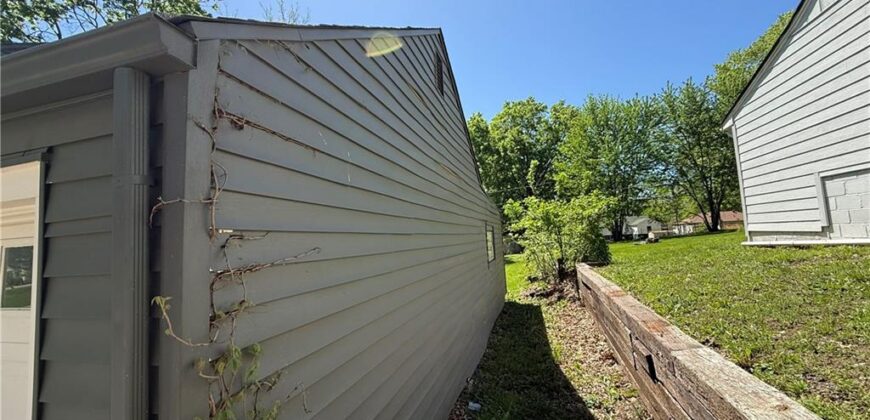 3203 NE 56 Th Street, Kansas City, MO 64119
