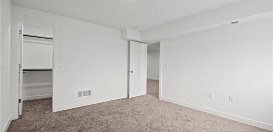 3820 NW 93rd Street, Kansas City, MO 64154