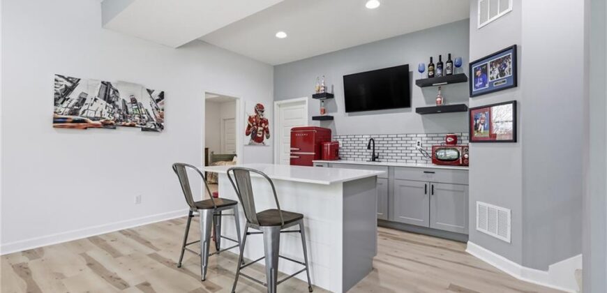 10512 N Euclid Avenue, Kansas City, MO 64155