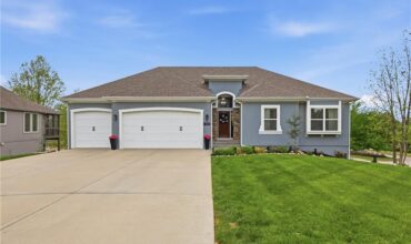 10512 N Euclid Avenue, Kansas City, MO 64155