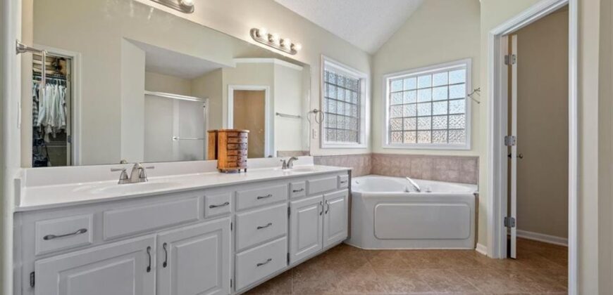 8234 NE 97th Terrace, Kansas City, MO 64157