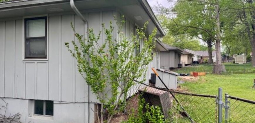 7310 NW 76th Terrace, Kansas City, MO 64152
