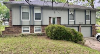 7310 NW 76th Terrace, Kansas City, MO 64152