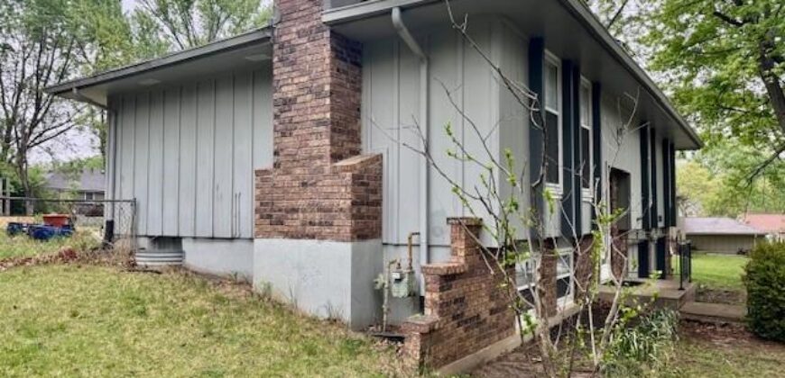 7310 NW 76th Terrace, Kansas City, MO 64152