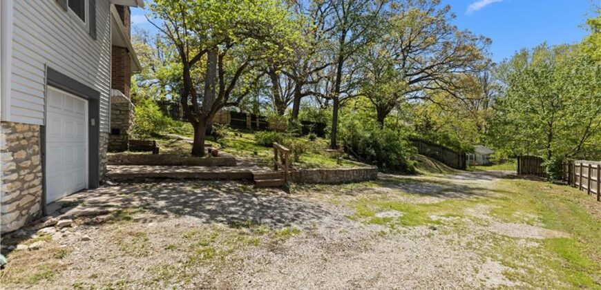 4135 NE Kelsey Road, Kansas City, MO 64116