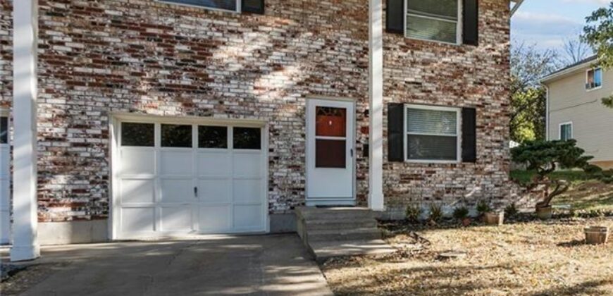 7189 NW Chapel Woods Lane, Kansas City, MO 64152