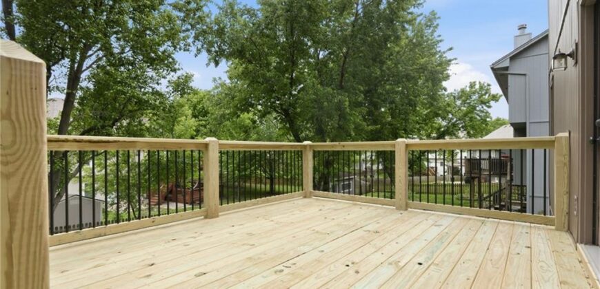 7511 N Palmer Avenue, Kansas City, MO 64158