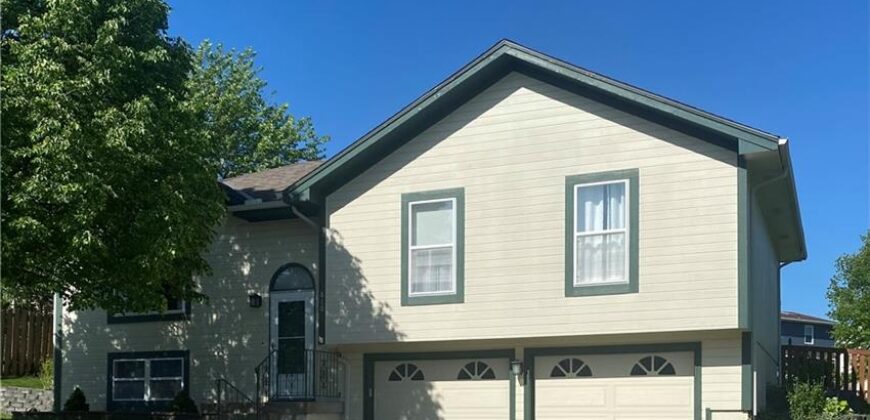 810 Pine crest Avenue, Kearney, MO 64060