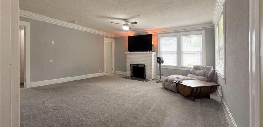 4144 NE Winn Road, Kansas City, MO 64117