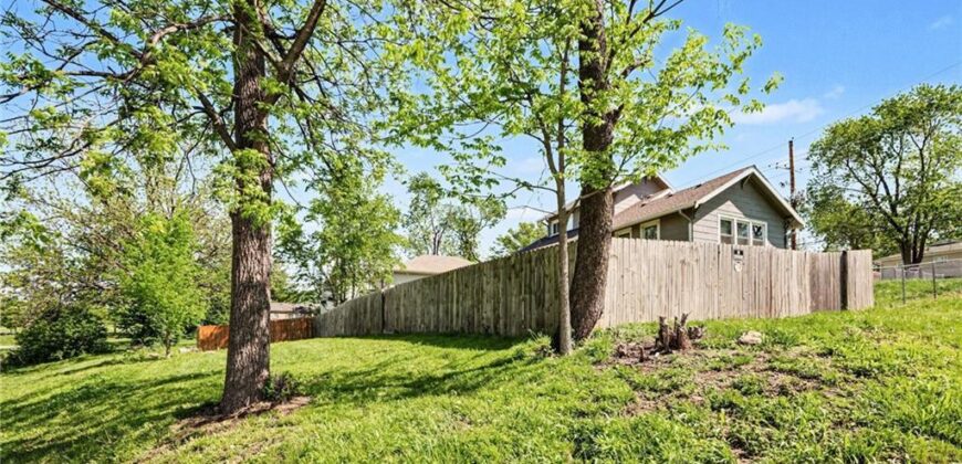 4144 NE Winn Road, Kansas City, MO 64117