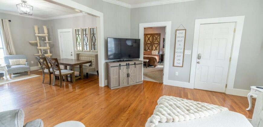 205 S Mill Street, Smithville, MO 64089