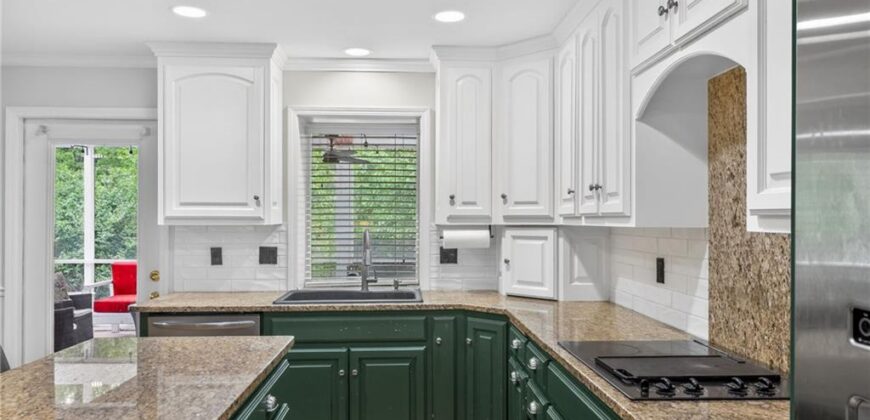 7209 N Woodland Avenue, Gladstone, MO 64118