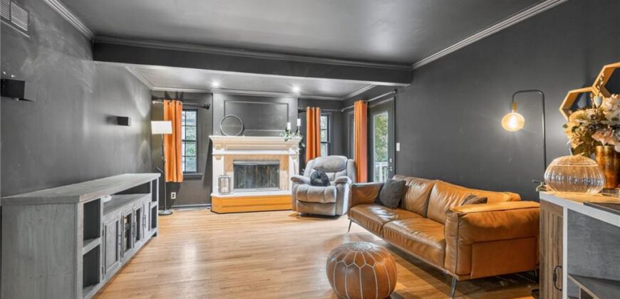 7209 N Woodland Avenue, Gladstone, MO 64118