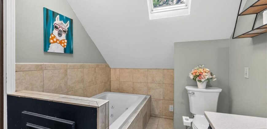 7209 N Woodland Avenue, Gladstone, MO 64118