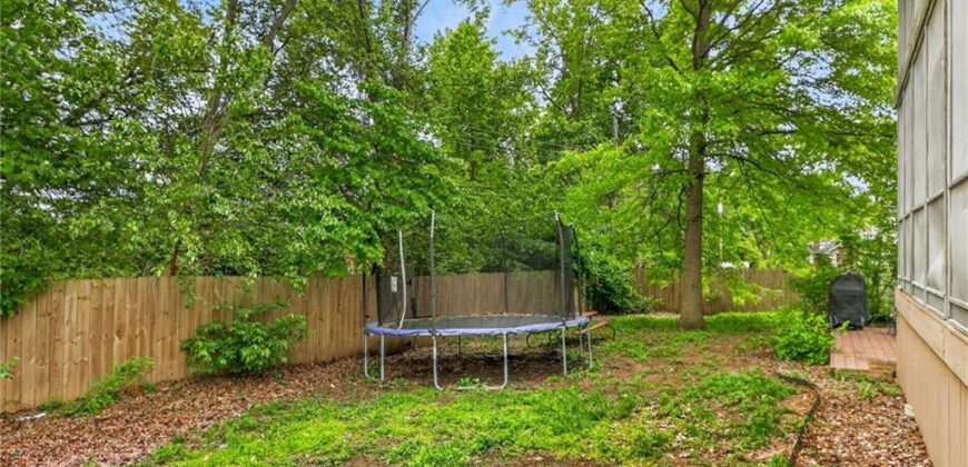 7209 N Woodland Avenue, Gladstone, MO 64118