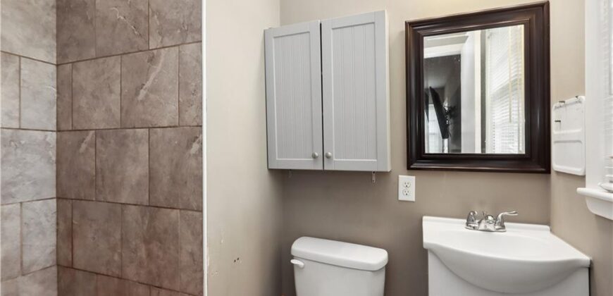 6155 NE Circle View Drive, Kansas City, MO 64118