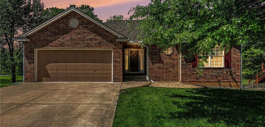 10208 N Spruce Avenue, Kansas City, MO 64156