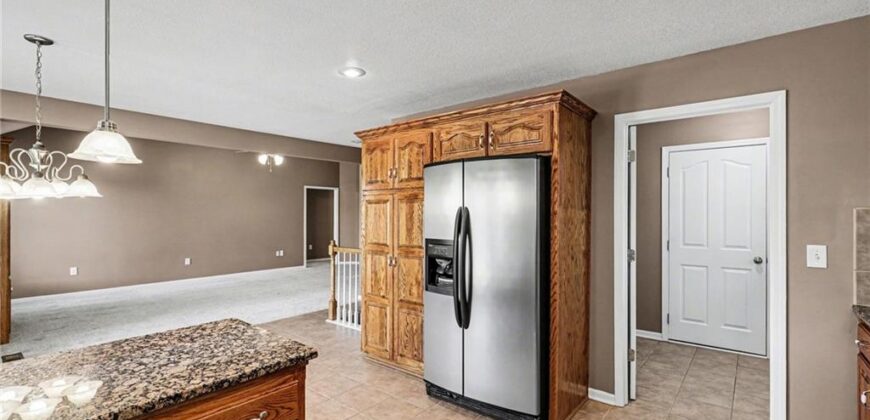 10208 N Spruce Avenue, Kansas City, MO 64156