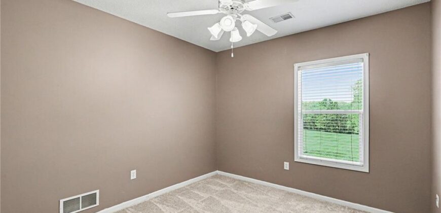 10208 N Spruce Avenue, Kansas City, MO 64156