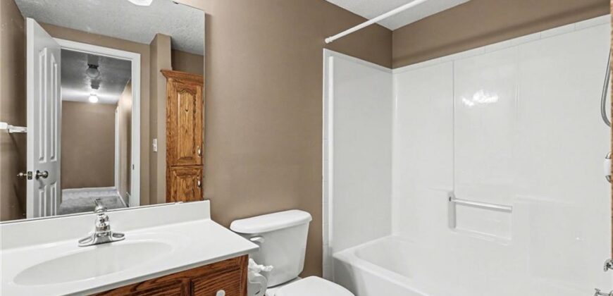 10208 N Spruce Avenue, Kansas City, MO 64156
