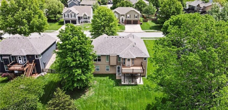 10208 N Spruce Avenue, Kansas City, MO 64156