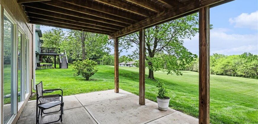 10208 N Spruce Avenue, Kansas City, MO 64156