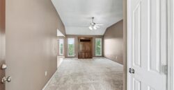 10208 N Spruce Avenue, Kansas City, MO 64156