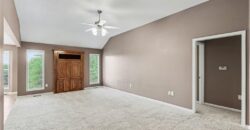 10208 N Spruce Avenue, Kansas City, MO 64156