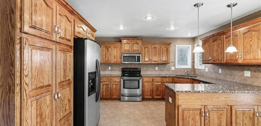 10208 N Spruce Avenue, Kansas City, MO 64156