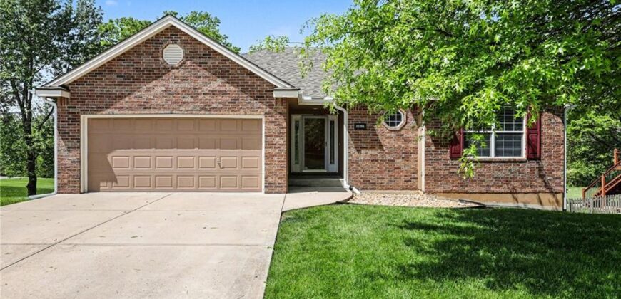 10208 N Spruce Avenue, Kansas City, MO 64156
