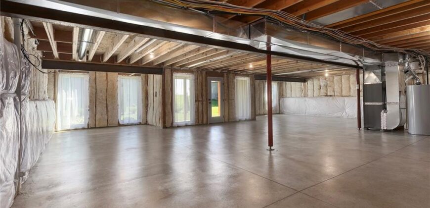 10823 N Corrington Avenue, Kansas City, MO 64156