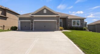 10823 N Corrington Avenue, Kansas City, MO 64156