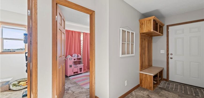 27455 Stephanie Lane, Weston, MO 64098