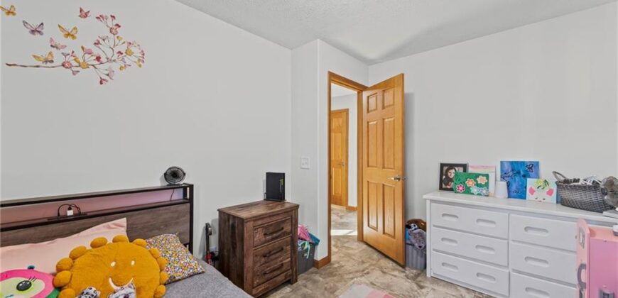 27455 Stephanie Lane, Weston, MO 64098