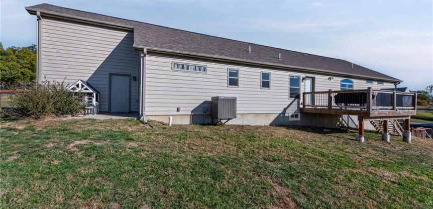 27455 Stephanie Lane, Weston, MO 64098