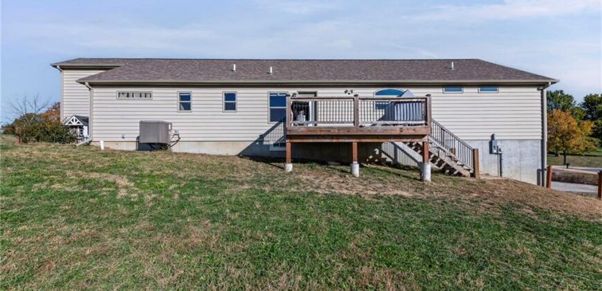 27455 Stephanie Lane, Weston, MO 64098